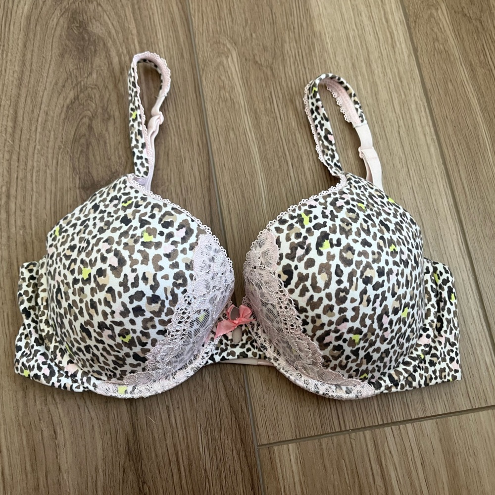 Victoria’s Secret body by Victoria padded perfect coverage bra
